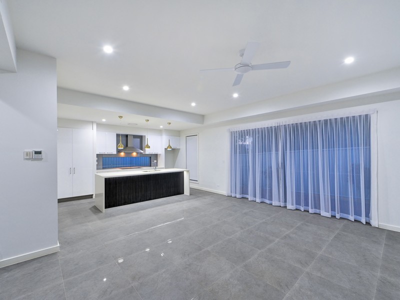 31 Blake Street, Southport QLD 4215