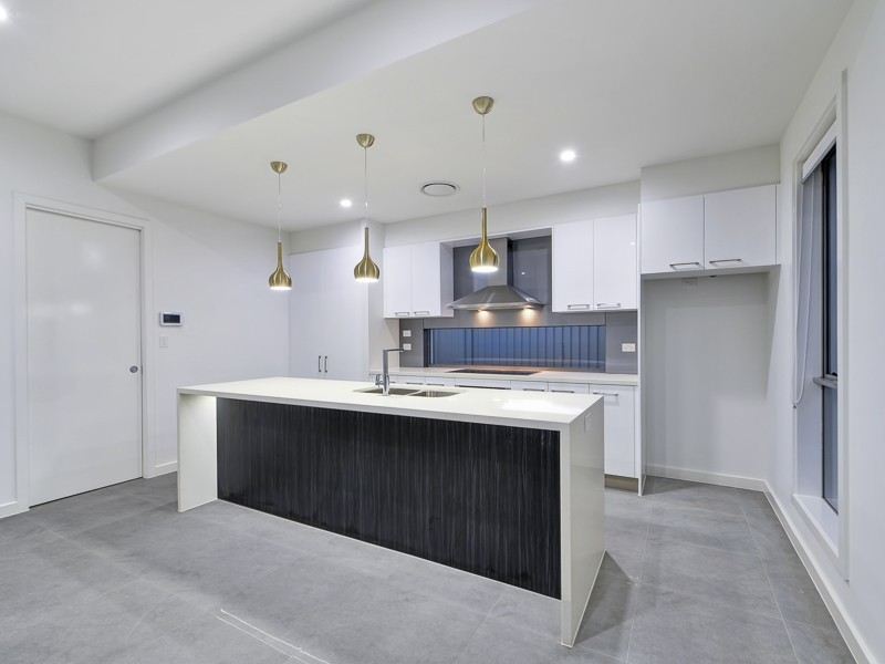 31 Blake Street, Southport QLD 4215