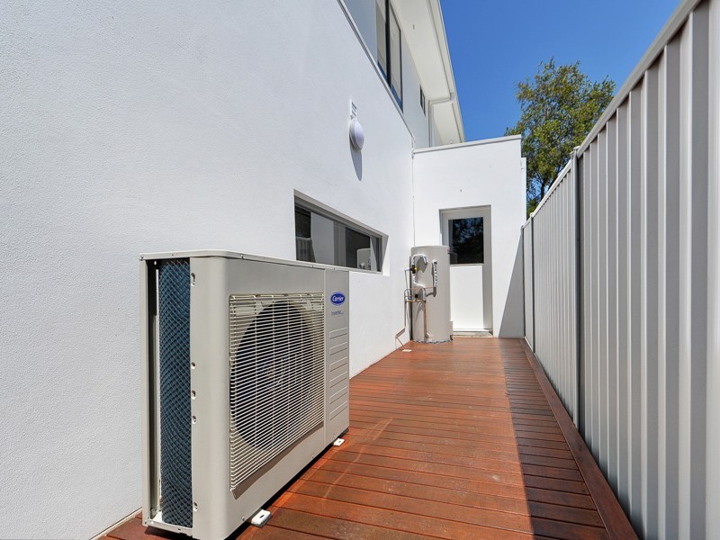 31 Blake Street, Southport QLD 4215