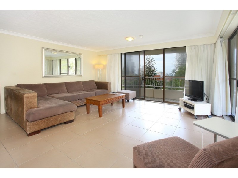 18 ‘Capricornia’ 121 Surf Parade, Broadbeach QLD 4218