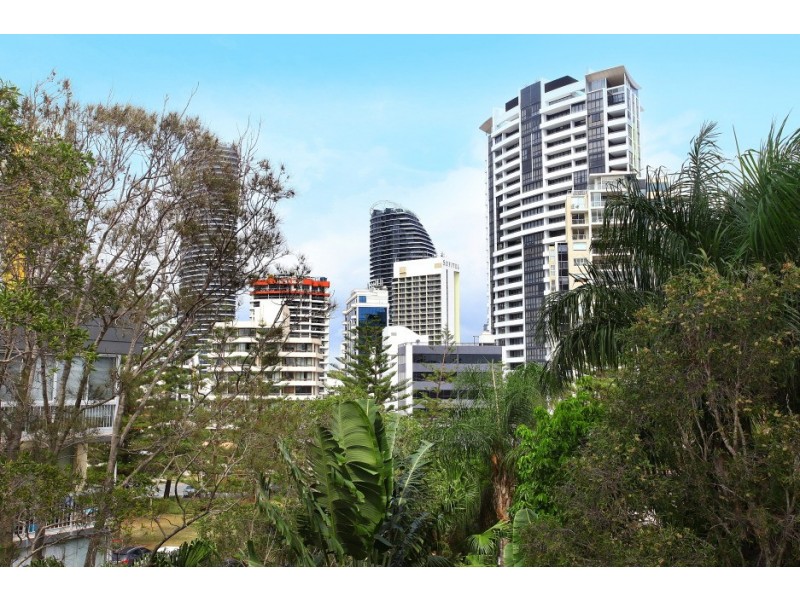 18 ‘Capricornia’ 121 Surf Parade, Broadbeach QLD 4218