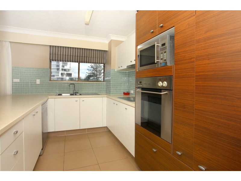 18 ‘Capricornia’ 121 Surf Parade, Broadbeach QLD 4218