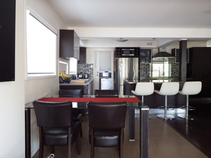 2 Buena Vista, Broadbeach Waters QLD 4218