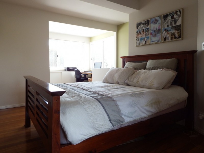 2 Buena Vista, Broadbeach Waters QLD 4218