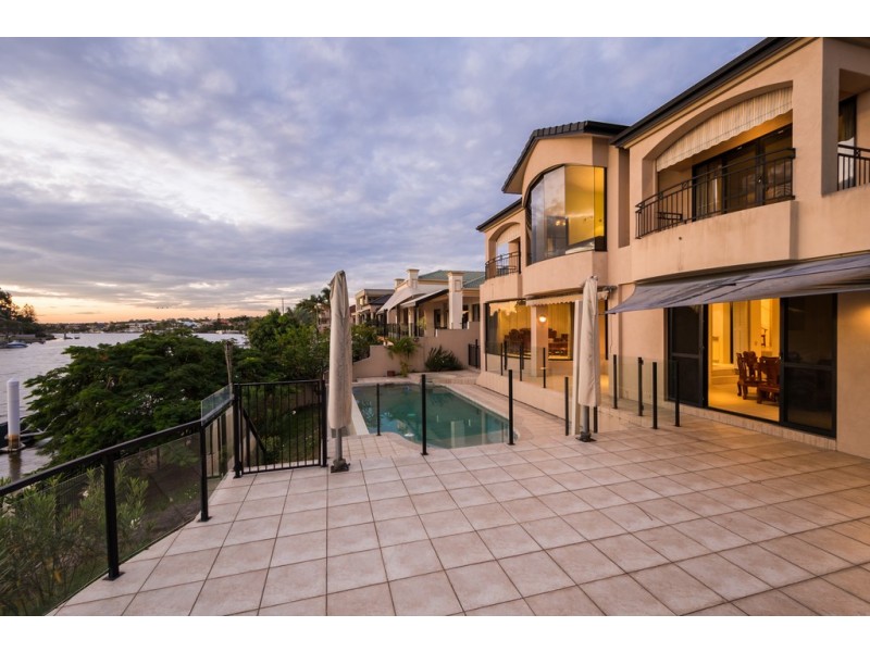 25 Sir Bruce Small Boulevard, Benowa Waters QLD 4217