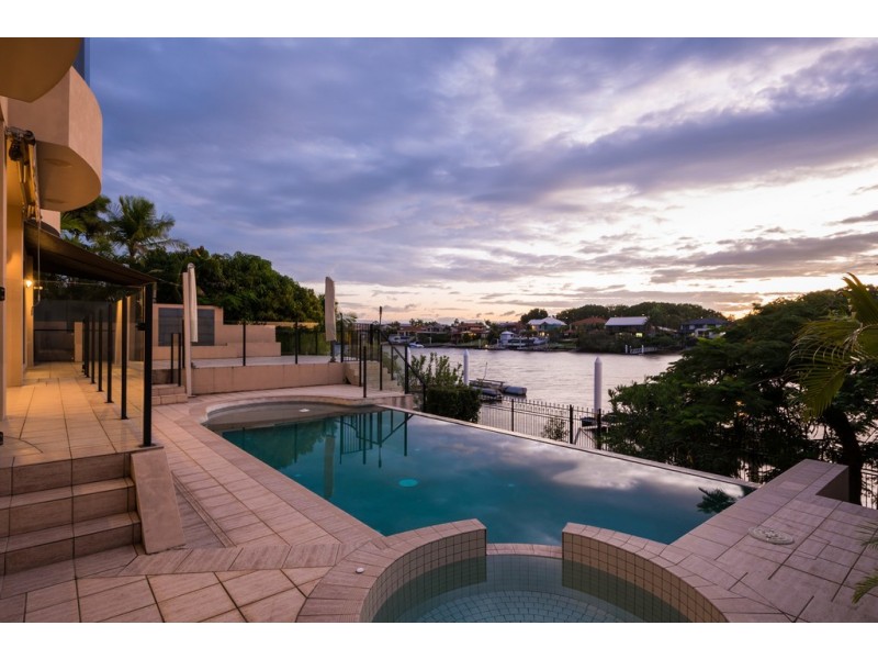 25 Sir Bruce Small Boulevard, Benowa Waters QLD 4217