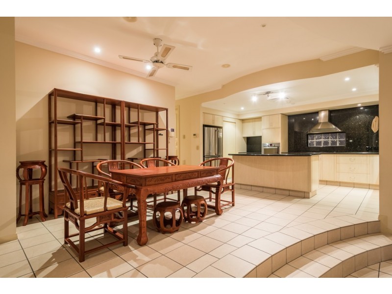 25 Sir Bruce Small Boulevard, Benowa Waters QLD 4217