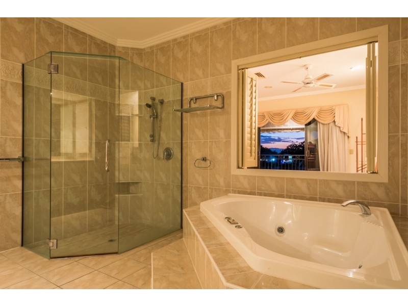 25 Sir Bruce Small Boulevard, Benowa Waters QLD 4217