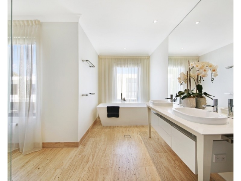 1/70 Galeen Drive, Burleigh Waters QLD 4220