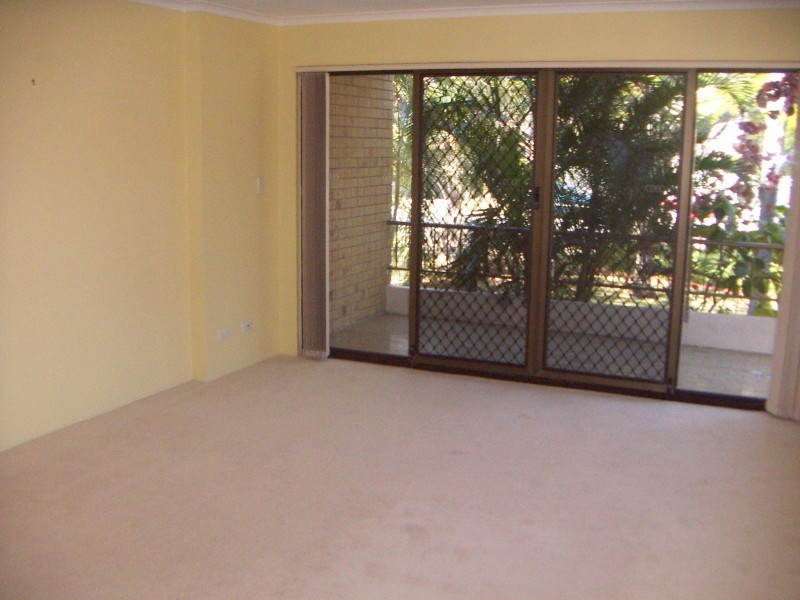 1/25 Britanna Ave, Broadbeach QLD 4218