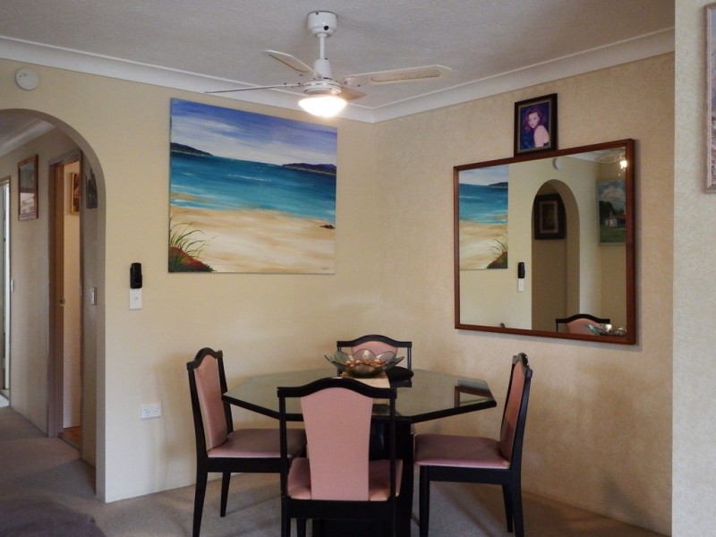 1/18 First Ave, Broadbeach QLD 4218
