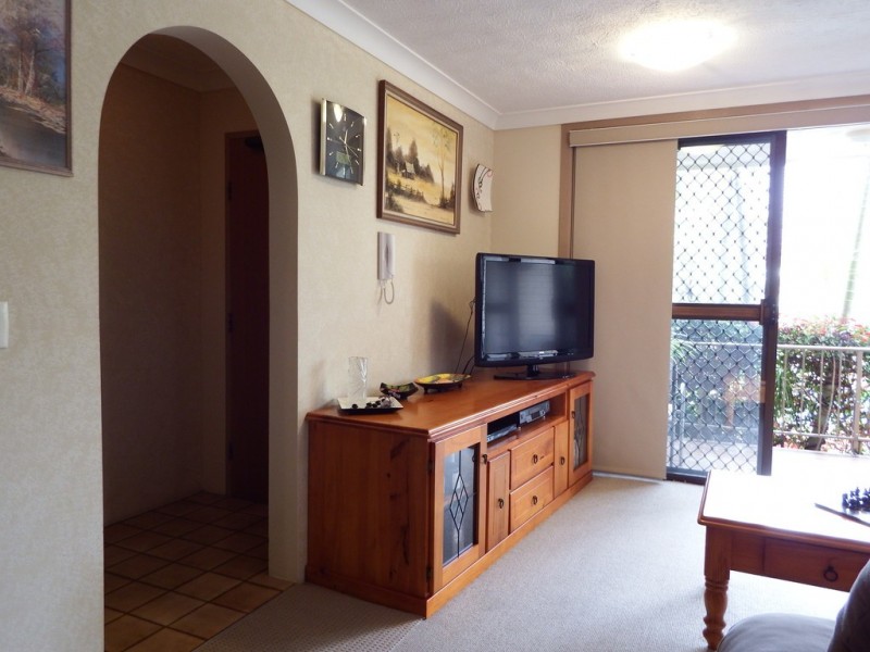 1/18 First Ave, Broadbeach QLD 4218