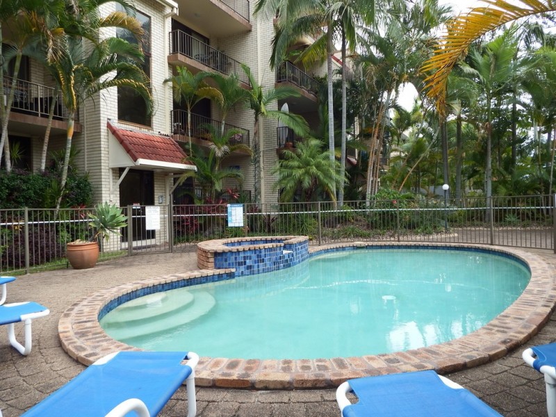 1/18 First Ave, Broadbeach QLD 4218