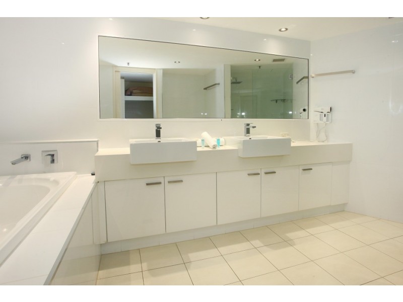 13 ‘Belle Maison’, 129 Surf Parade, Broadbeach QLD 4218