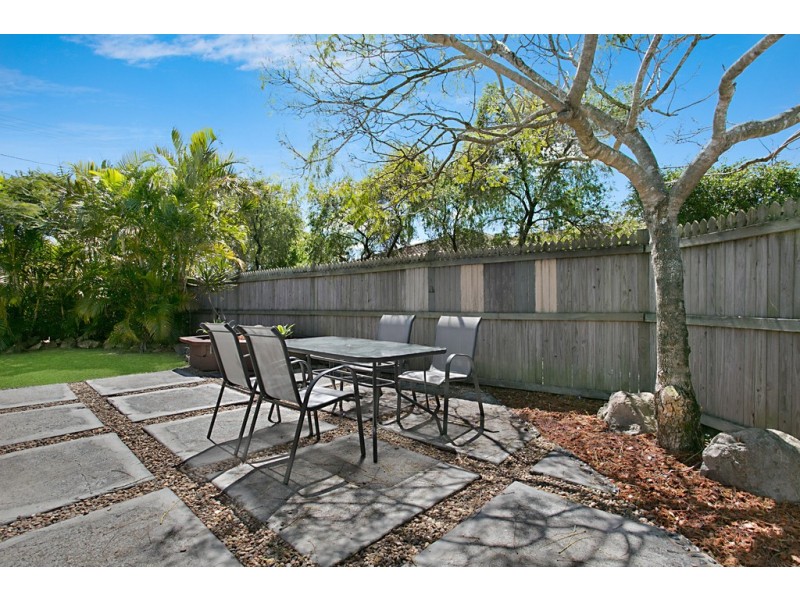 1/4 Logan Avenue, Miami QLD 4220