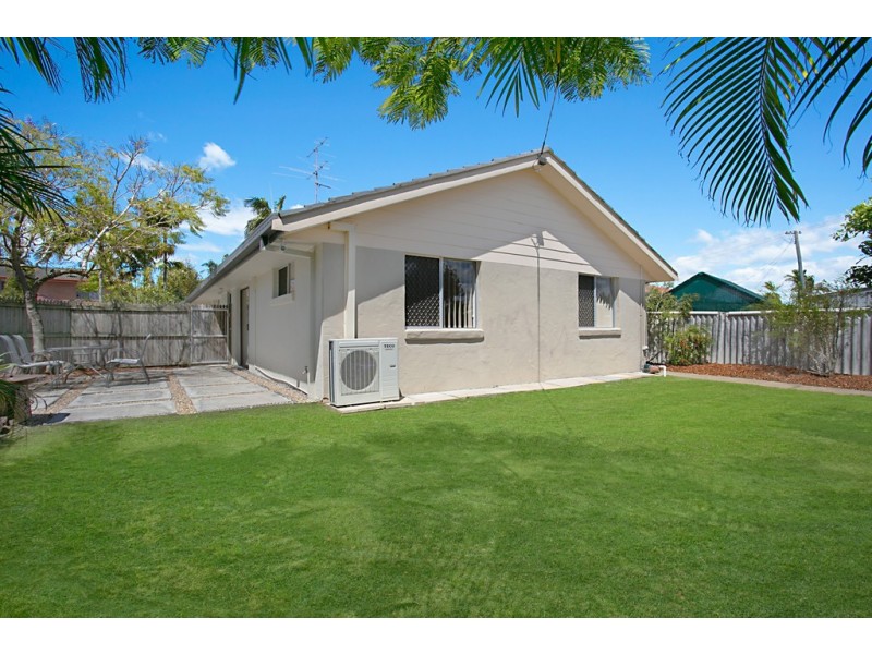 1/4 Logan Avenue, Miami QLD 4220