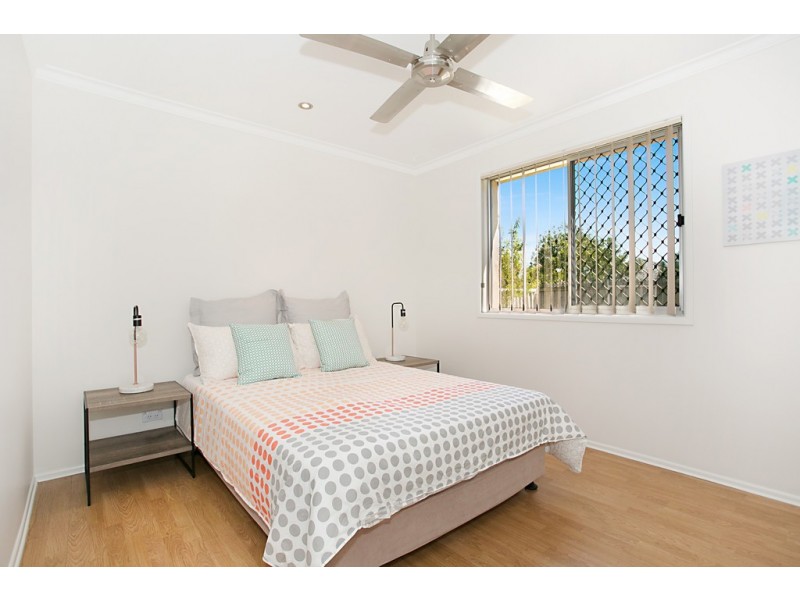 1/4 Logan Avenue, Miami QLD 4220