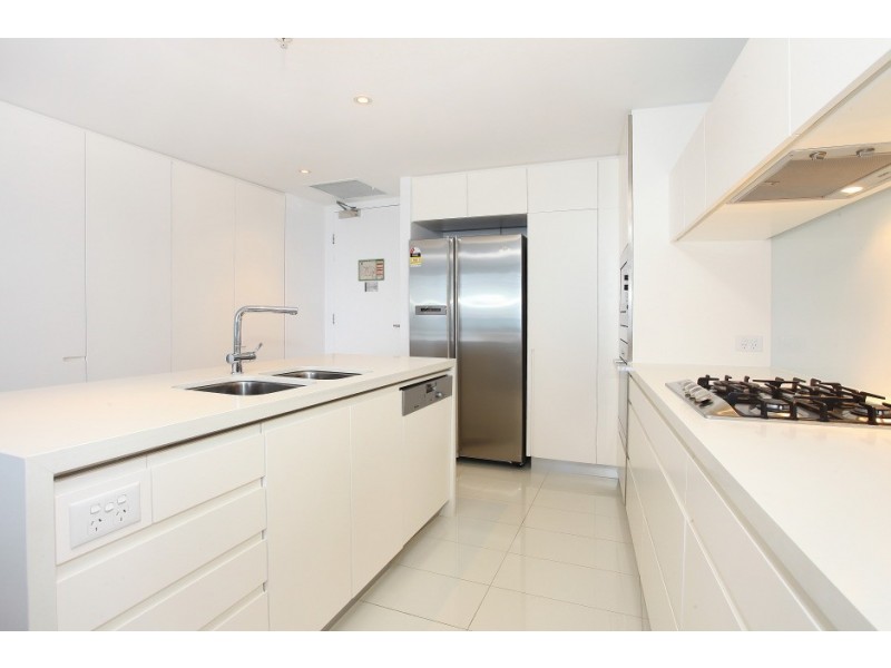 22103 21 Elizabeth Ave “Oracle”, Broadbeach QLD 4218
