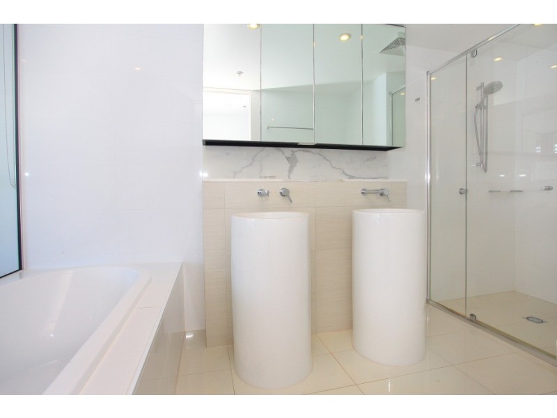 22103 21 Elizabeth Ave “Oracle”, Broadbeach QLD 4218