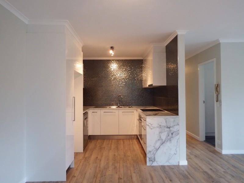 1/2619 Gold Coast Hwy, Broadbeach QLD 4218