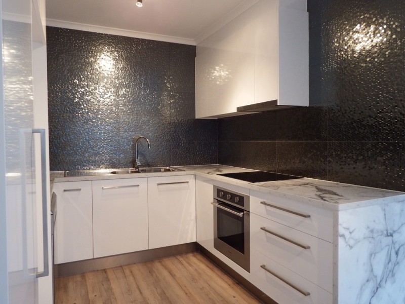 1/2619 Gold Coast Hwy, Broadbeach QLD 4218