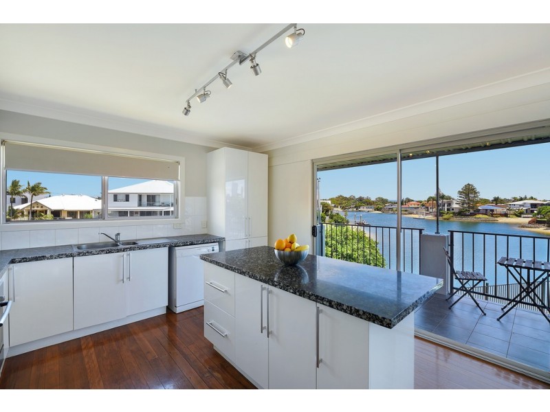 13 Coral Gables Key, Broadbeach Waters QLD 4218