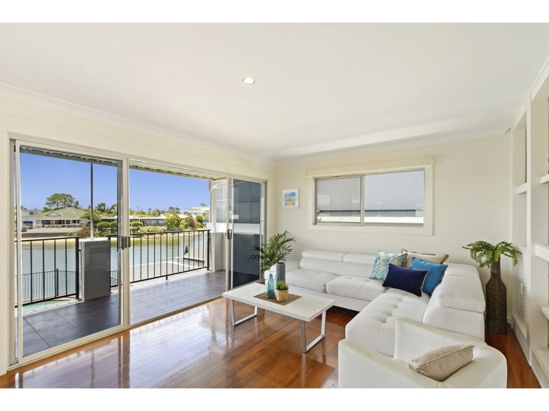 13 Coral Gables Key, Broadbeach Waters QLD 4218