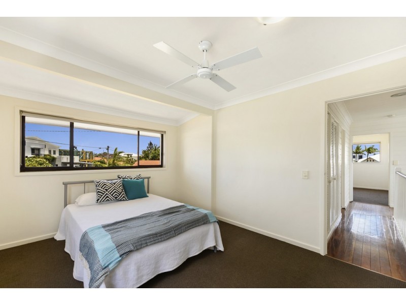 13 Coral Gables Key, Broadbeach Waters QLD 4218