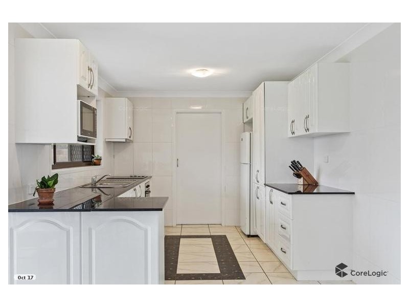 7 Australis Court, Mermaid Waters QLD 4218