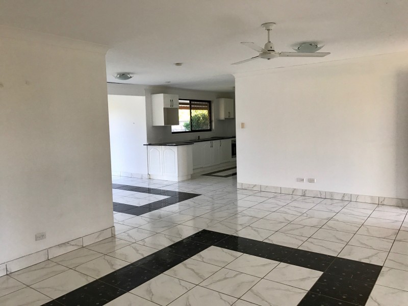 7 Australis Court, Mermaid Waters QLD 4218