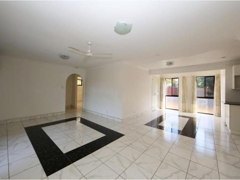 7 Australis Court, Mermaid Waters QLD 4218