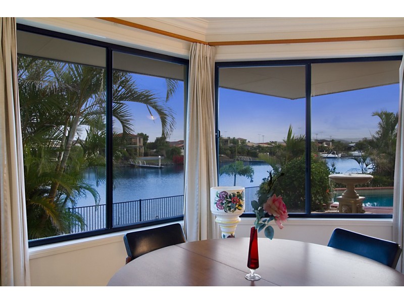 14 Saltair Grove, Helensvale QLD 4212