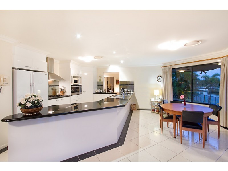 14 Saltair Grove, Helensvale QLD 4212