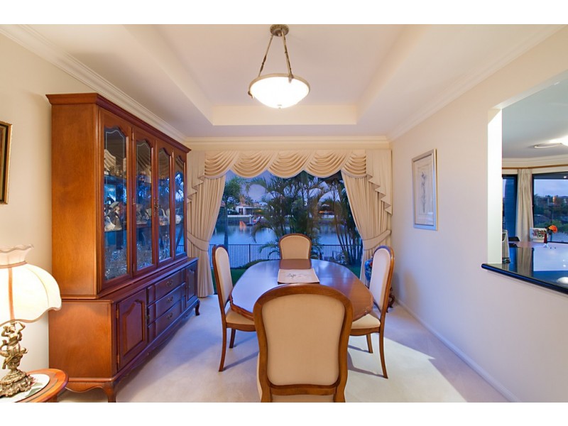 14 Saltair Grove, Helensvale QLD 4212