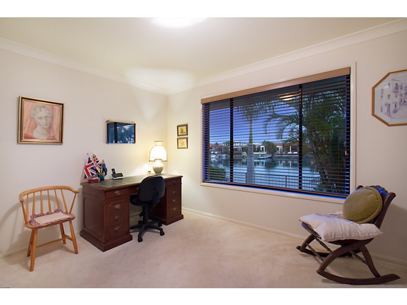 14 Saltair Grove, Helensvale QLD 4212