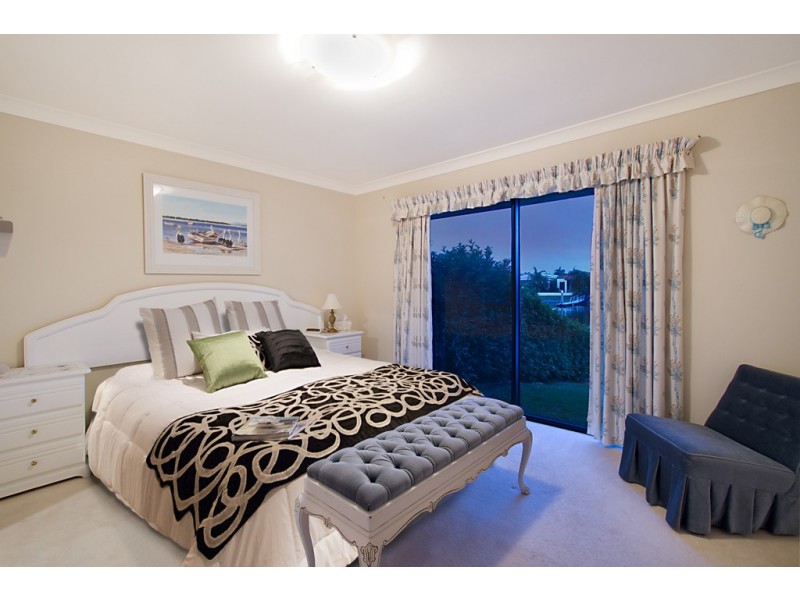 14 Saltair Grove, Helensvale QLD 4212