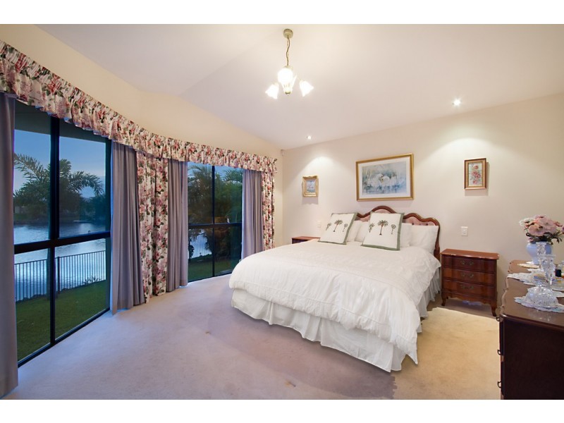 14 Saltair Grove, Helensvale QLD 4212