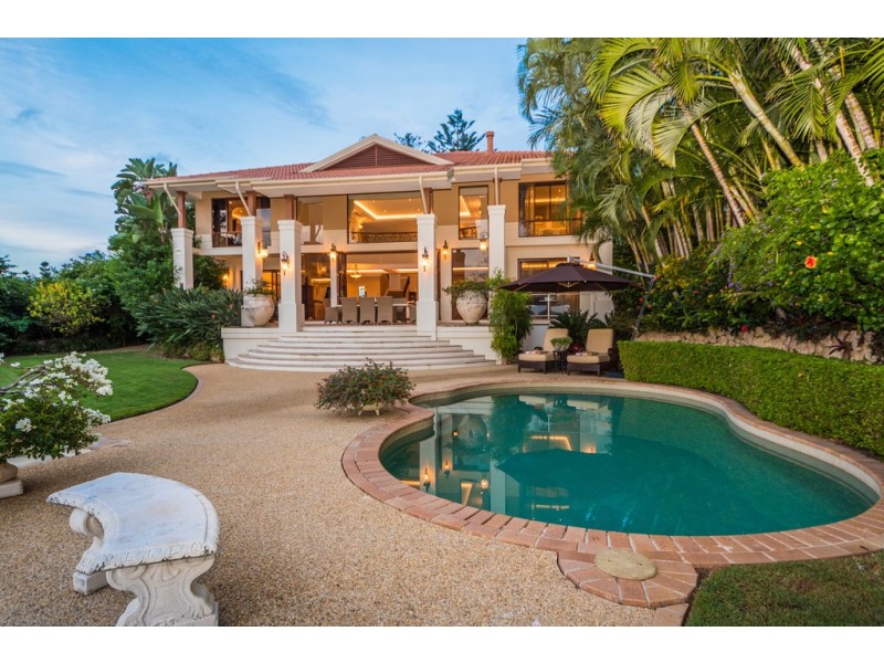 36 Naples Avenue, Isle Of Capri QLD 4217