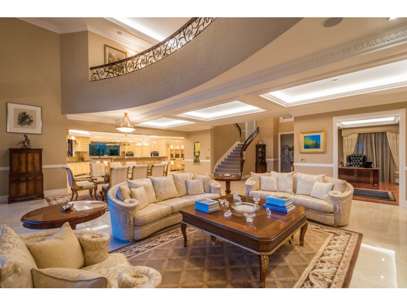 36 Naples Avenue, Isle Of Capri QLD 4217