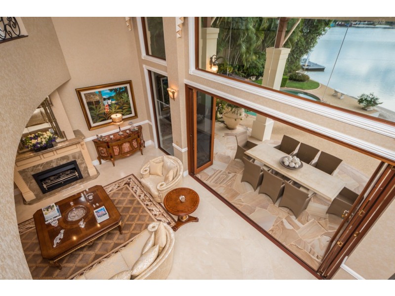 36 Naples Avenue, Isle Of Capri QLD 4217