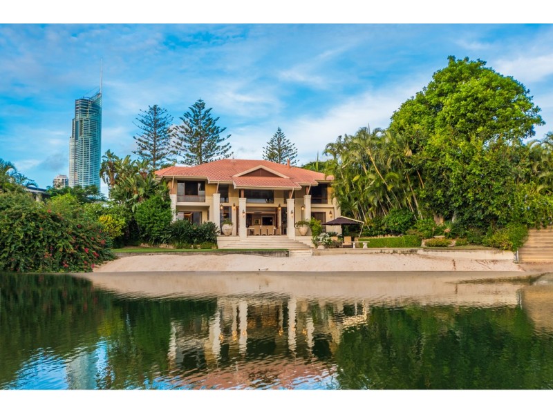 36 Naples Avenue, Isle Of Capri QLD 4217