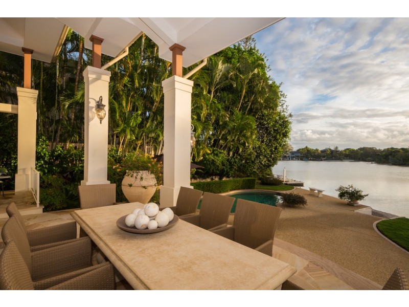 36 Naples Avenue, Isle Of Capri QLD 4217