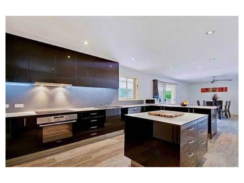 3 Retreat Place, Robina QLD 4226