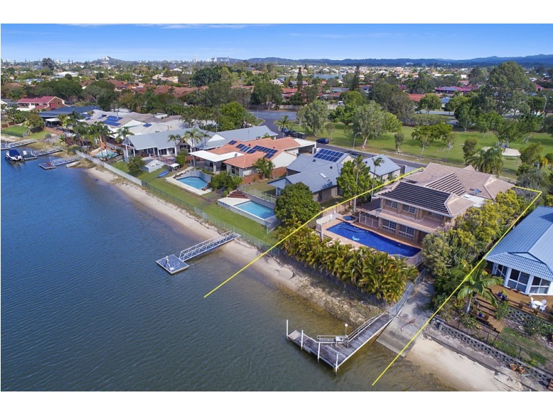 13 Drayton Terrace, Mermaid Waters QLD 4218