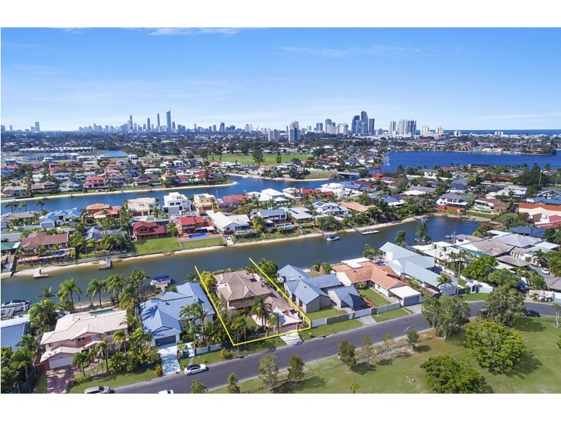 13 Drayton Terrace, Mermaid Waters QLD 4218