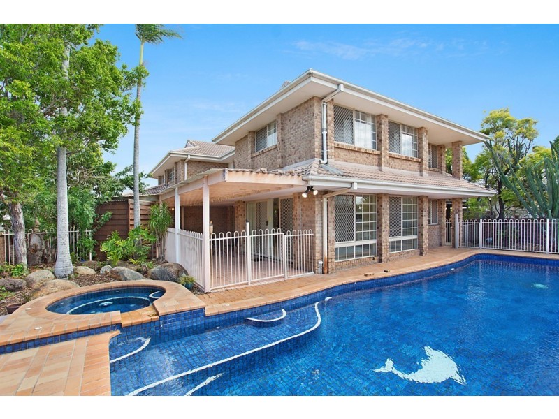 13 Drayton Terrace, Mermaid Waters QLD 4218