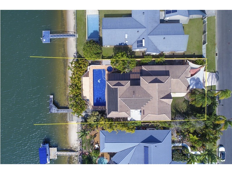 13 Drayton Terrace, Mermaid Waters QLD 4218