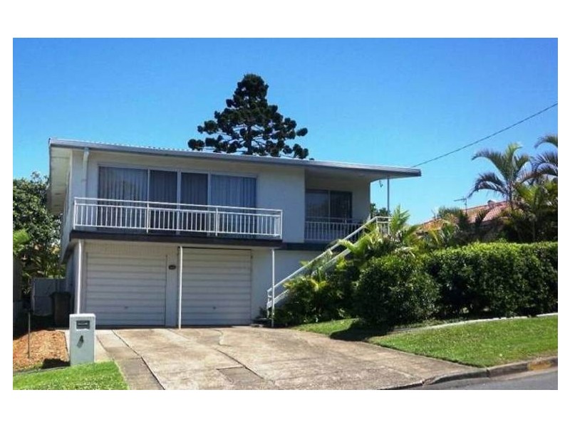 4 Ewan St, Southport QLD 4215