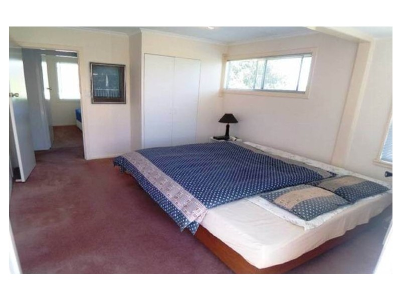 4 Ewan St, Southport QLD 4215