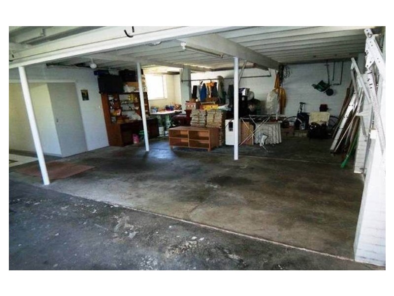 4 Ewan St, Southport QLD 4215